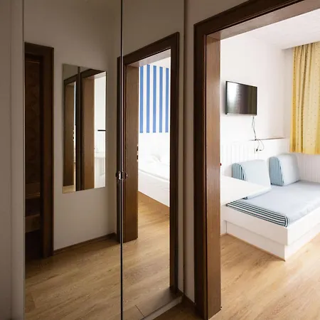 Pension Seerose 3* Pörtschach am Wörthersee